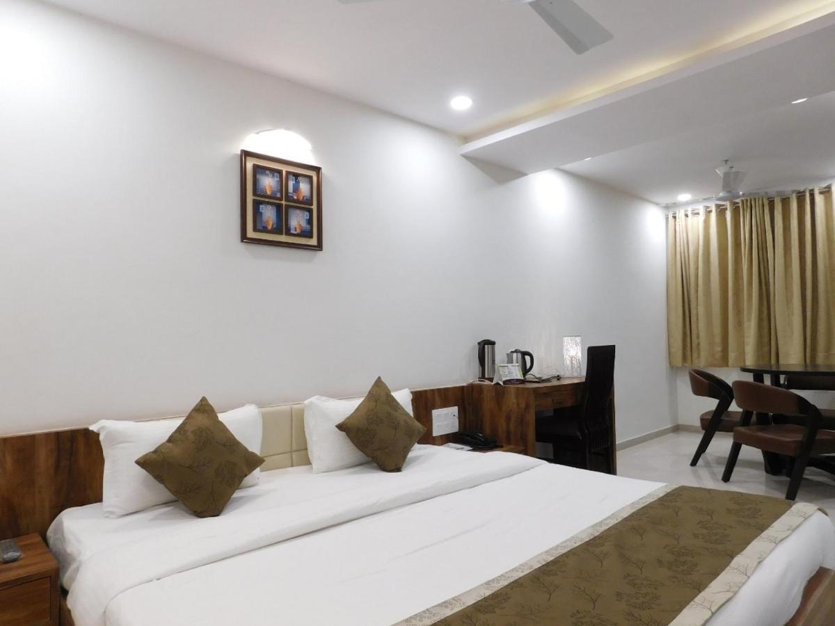 Mundra Hotel Shiva Club And Resort المظهر الخارجي الصورة